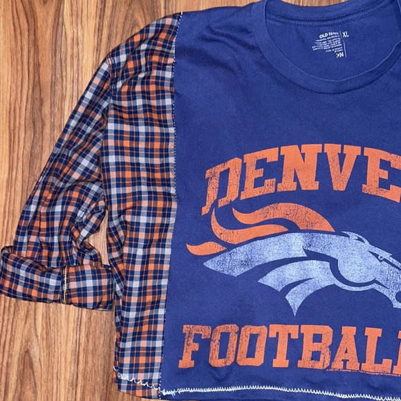 Denver Broncos Handcrafted Top - Picture 4 of 6